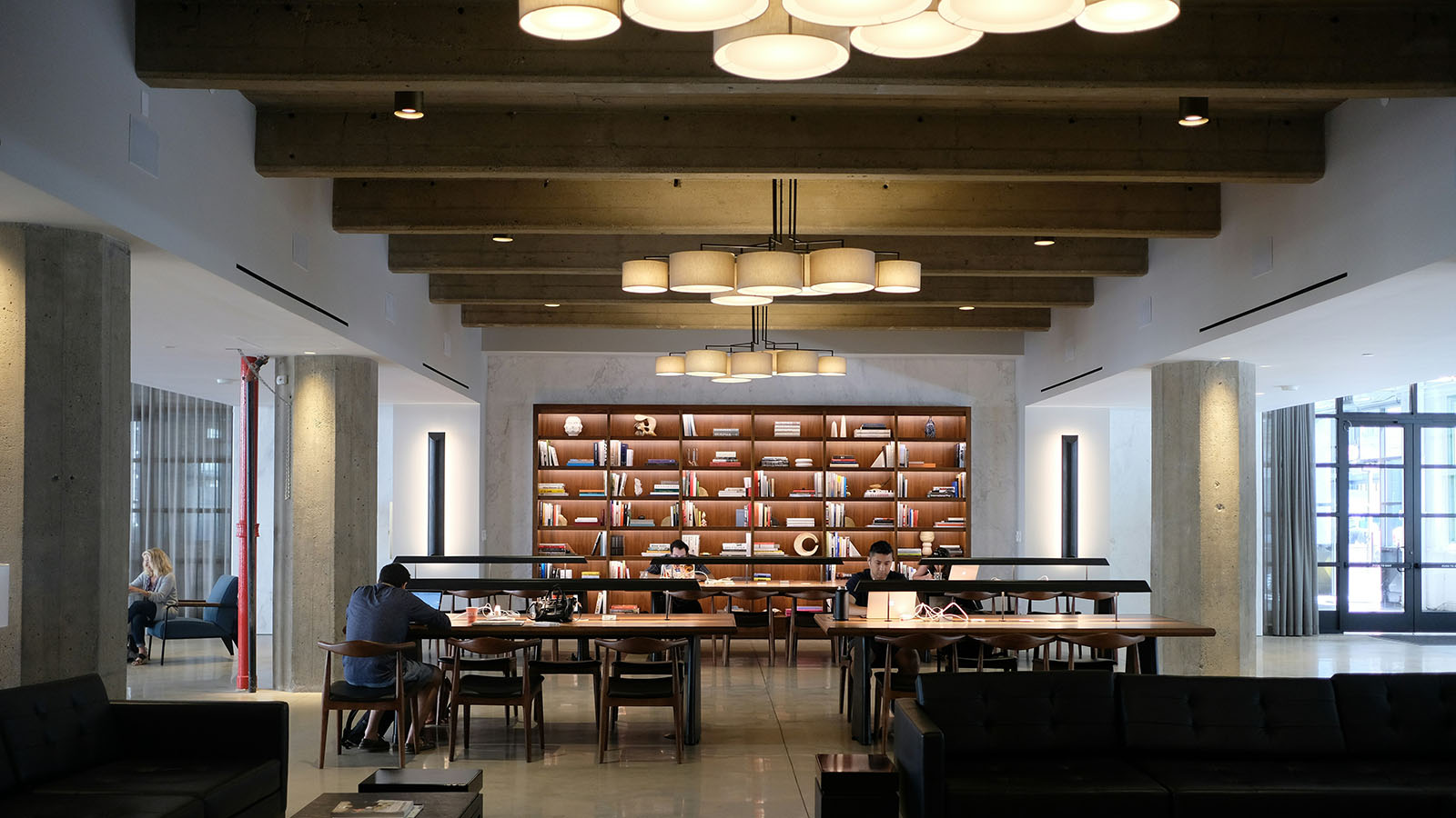 RAG vs Fine-Tuning: Which One Should Your Business Use?